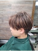 センターパート×メッシュカラー