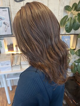 ロイズ ヘアデザイン アンド スパ(LOES) 白髪ぼかしハイライト×ベージュカラー