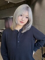 シオ ヘアー デザイン(Sio. hair design) ホワイトシルバー×韓国風ハッシュカット