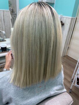 サロンドゥレゴッド(Salon de ReGod) ホワイトボブ