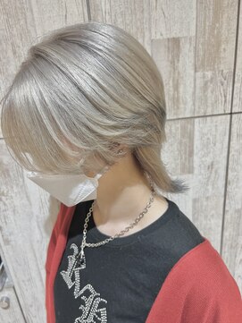 トーン(TONE) ウルフカット×ハイトーンエンドカラー/裾カラー/10代20代