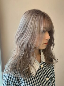 ハブ(hub) 【天神今泉】ホワイトベージュ