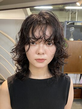 ロライマ 中目黒(roraima) ミディアムパーマ/ウェット感/艶髪/カーリーヘア/前髪パーマ