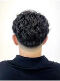 短髪×テーパーフェード×パーマで、さらにかっこよく。