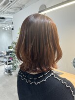 カエラ バイ アメリ(kaela by ameri)&nbsp;【kaela satomi】20代/30代ヘアスタイル/くびれミディ/オレンジ