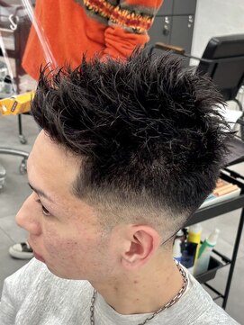 オーバルバイアピッシュ(OVARL by apish) ザクザクショート/テーパーフェード/フェードカット