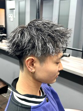 ランディ(RANDY) ホワイトメッシュ×ツイストパーマ