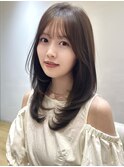 ミディアムレイヤーカット顔まわりカットシースルーバング