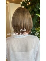 アッシュ アーティスティック スタジオ オブ ヘア(Ash artistic studio of hair)&nbsp;柔らかベージュとインナーピンク