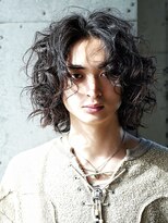 ライラ(Lyla)&nbsp;外国人風プードルパーマ センターパートミディ