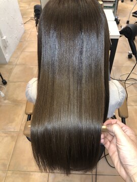 アコンプリッシュ 代官山 恵比寿(accomplish) プラチナミネコラ