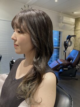 ルロン(Le rond) オリーブベージュロングヘアー