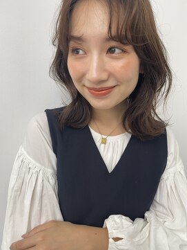 アンドリルム 梅田(&Lillme) パーマ風外ハネくびれミディアム