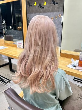 ラウル(Laulu) イメチェン/ホワイトブロンド/外ハネボブ/美髪/佐倉