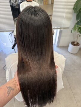 ソルバイシェス(SOL by shes) やりすぎない自然な美髪酸性ストレートパーマ