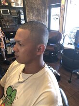 ダンプカット(DUMP CUT)&nbsp;ハイスキンフェードxバズカット