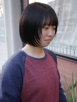 チャプター 問屋町(chapter) パツっと切りっぱなしボブ顔まわりレイヤー似合わせカット