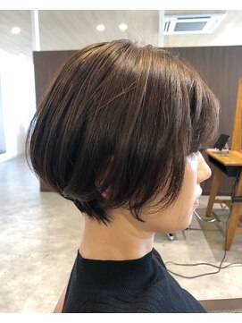 ビスポーク(BESPOKE) 20代30代40代小顔ショート#ミツイショート