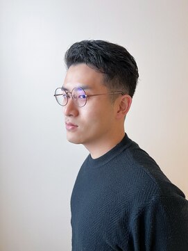 ロロン(LORONG) メンズスタイル　ツーブロックフェードスタイル