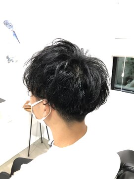 バーバーアンドビューティー マル(Barber and Beauty MARU) 2ブロック 刈り上げマッシュオンパーマ