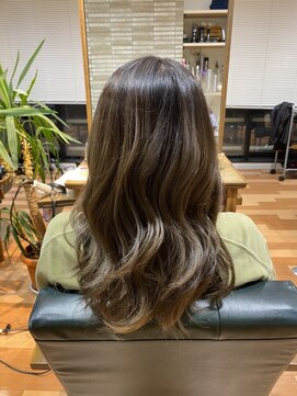 ルッカランス 王子店(Lucca Lance) 11月　伸ばしっぱなしもオッケイ3Dカラー