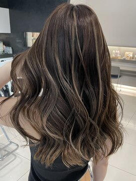 ヨロ 小岩(YOLO) ハイライトカラーミルクティーベージュケアブリーチダブルカラー