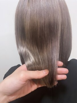 ヘアーブレイス(hair brace) ブリーチ一回シルバーベージュ　stylist聖斗