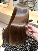 ツヤたっぷり巻ける縮毛矯正