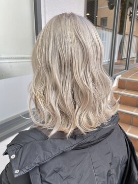 アマンヘアーイースト 吉祥寺東口店(Aman hair-e) ホワイトベージュ2023A/W 【Amanhair-e吉祥寺】