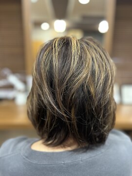 プレッソヘアー Presso hair イエローカラーでハイライト