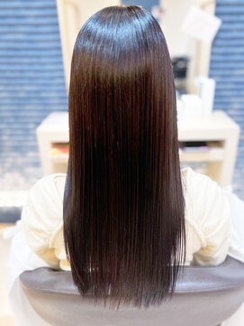 ヴィヴァーチェイルソーレ(VIVACE ilsole) 20代30代40代ショコラアッシュ髪質改善カラー艶感ストレート