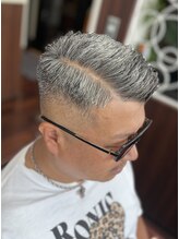 グルーミングサロンスカイ 小岩南口店 (Grooming Salon SKY) ハードパート×分け目ライン