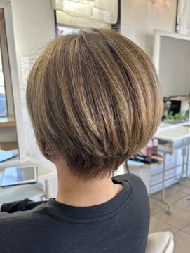 ウェリナ(Welina) ショートボブ