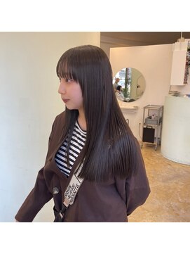 ユー(yew) 透けるベージュカラー