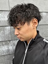 ヒュイル バイ ニアウ(Hwyl by Niau) メンズマッシュパーマ波巻きスパイラルパーマニュアンスパーマ