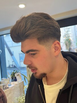 ミズチャーム(Ms.CHARM) メンズカット/メンズパーマ/フェード/刈り上げ/外苑前