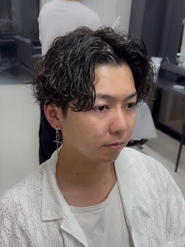 ボンド トウキョウ(BOND TOKYO) 【王道】刈り上げ波巻きツイストスパイラルセンターパートパーマ