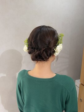ハイヴィー(Hivi) タイトねじりシニヨン
