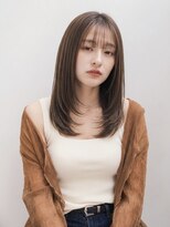 リビンバイアフロート(Livin by afloat)&nbsp;韓国ヘア／ミディアム/レイヤーカット／前髪カット