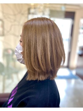 ヘアメイク トルテュ(HAIR MAKE TORTUE) フルブリーチ+ちょっと外ハネ風カット