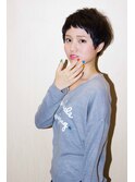 カットで魅せる黒髪ベリーショート
