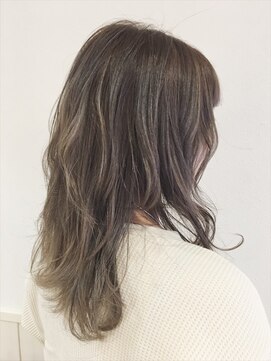 ネオリーブエム(Neolive em;) neolive em ふんわり感たっぷりレイヤースタイル2☆☆