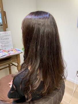 ユーネリー(U-NERY) ロングのレイヤースタイル