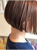 ミニボブ　前下がり　ブリーチなしバレイヤージュ