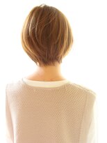 レウナ 外苑前(Reuna)&nbsp;【30代40代50代】カットで決まる大人可愛いひし形ショート