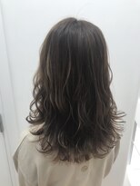 エヌプラス(N+)&nbsp;黒髪グラデヘアーオリーブグレー小顔に見せるヘアココアベージュ