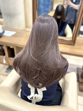 ザック ヴィ(ZACC  vie) レイヤーカット/セミロング/艶カラー/学割U24