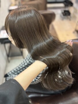 ラビス(Lovis) ホワイトグレージュ/ミニウルフ/チェリーブラウン