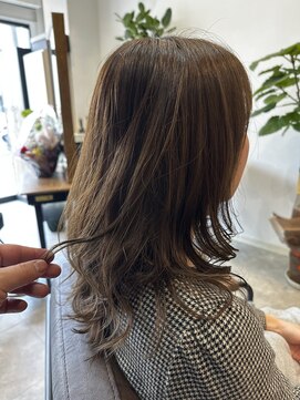 ロンド(Le Rond) ミディアムレイヤーカット/ウルフ/ココアグレージュ/