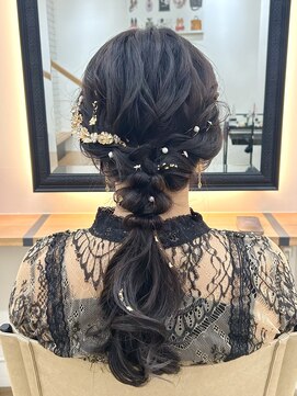 ロビー(LOBBY) ゆるふわ編みおろしポニーテール